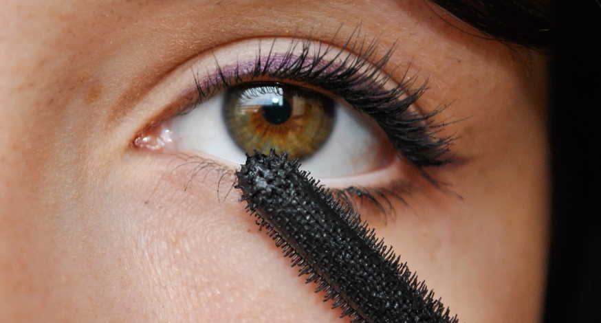 Mascara On Bottom Lashes Make Eyes Look Bigger? | HaHa Sthlm